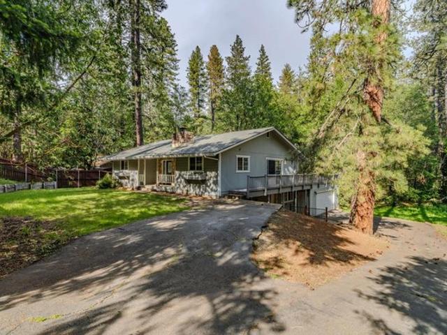 House for sale in Pine Grove, California