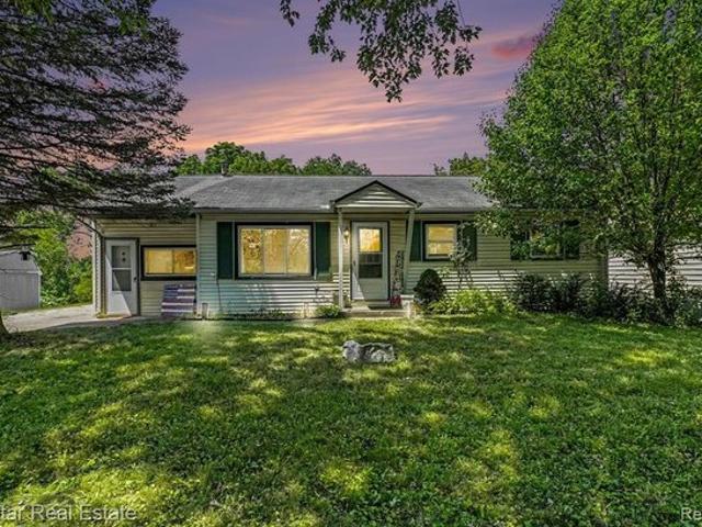 House for sale in Fenton, Michigan