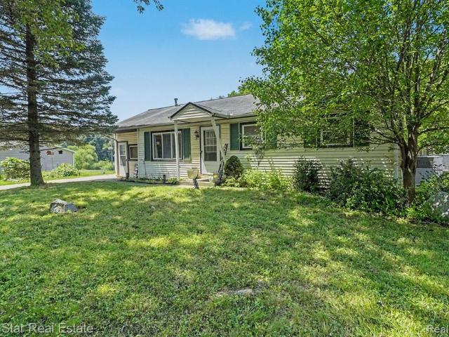 House for sale in Fenton, Michigan
