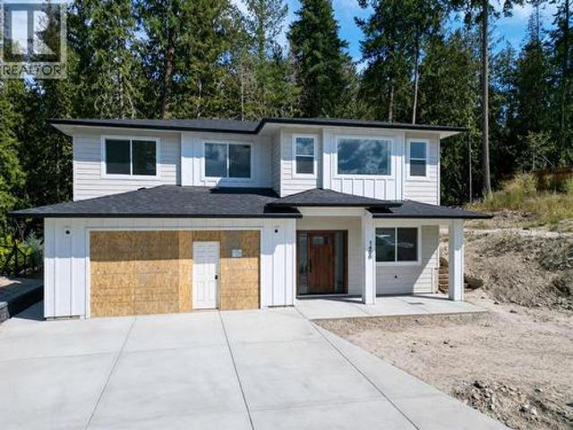 House for sale in Salmon Arm, British Columbia