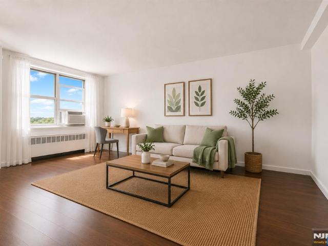 Condo for sale in Fort Lee, New Jersey