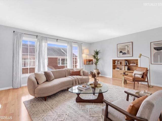Condo for sale in Glenview, Illinois