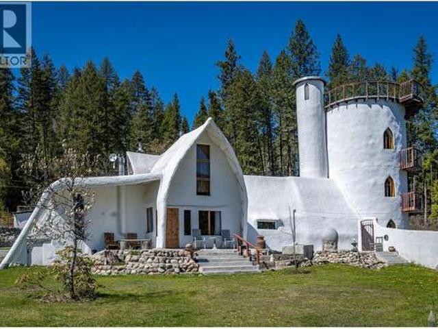 House for sale in Christina Lake, British Columbia