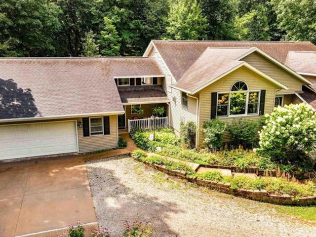 House for sale in Mount Pleasant, Iowa