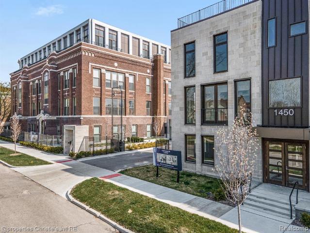 Condo for sale in Islandview, Detroit