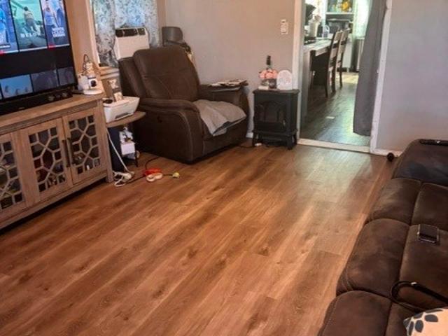 House for sale in East Compton, Compton