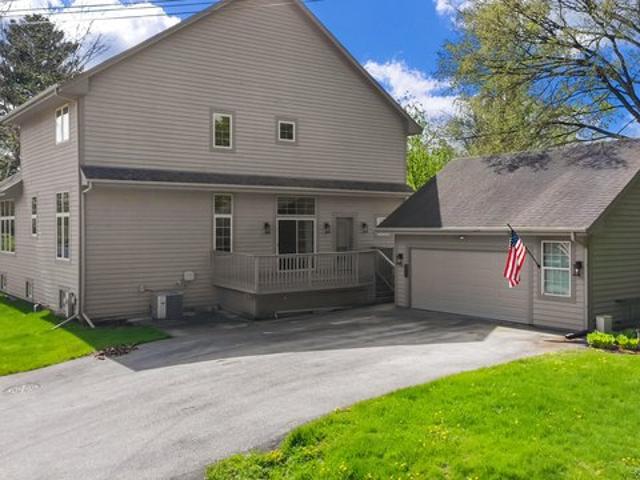 House for sale in Delafield, Wisconsin
