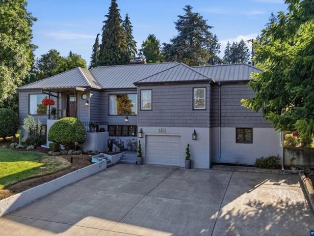 House for sale in Oregonia