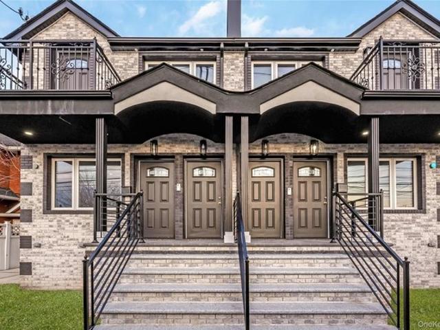House for sale in Queens, Arverne
