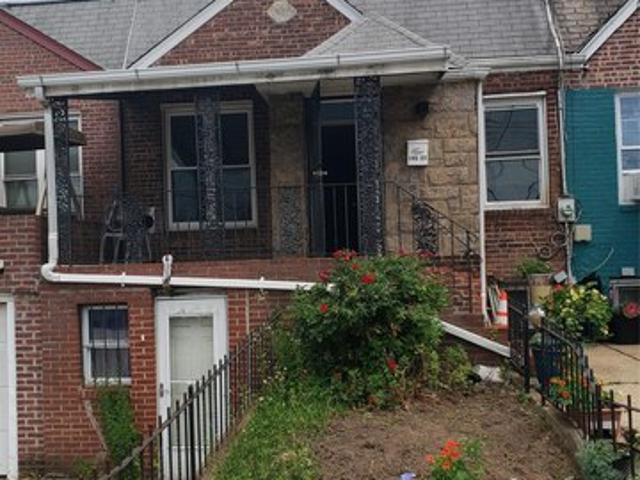 House for sale in Queens, Arverne