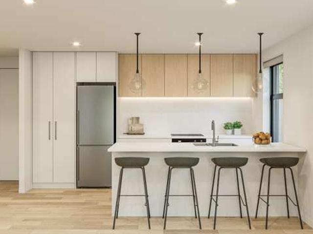 Townhouse for sale in Chaslands, Canterbury