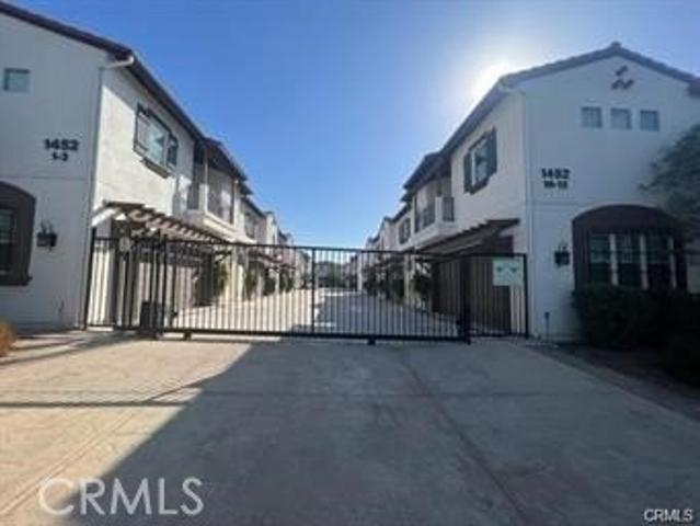 Townhouse for sale in Pomona, Los Angeles County