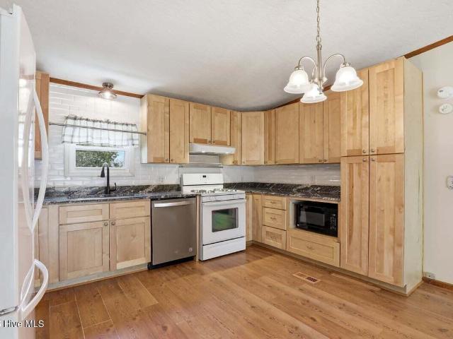 House for sale in Macclesfield, North Carolina