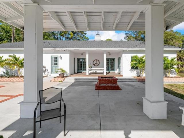 House for sale in Loxahatchee, Florida