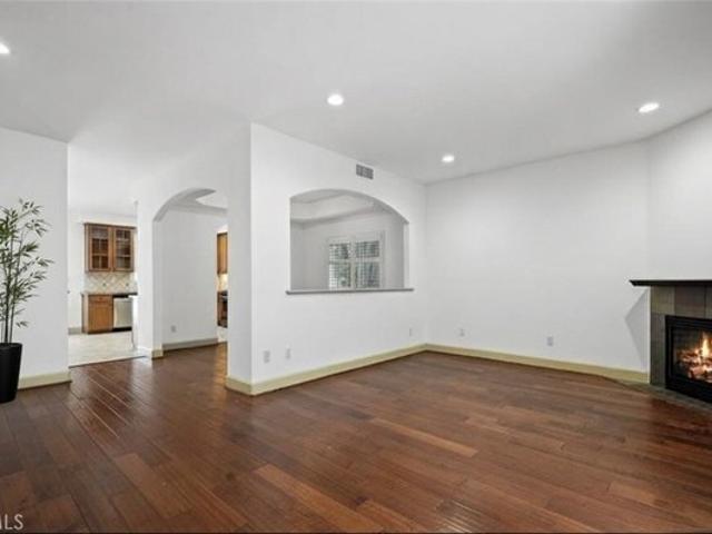 Townhouse for sale in Sherman Oaks Neighborhood Council District, Canoga Park