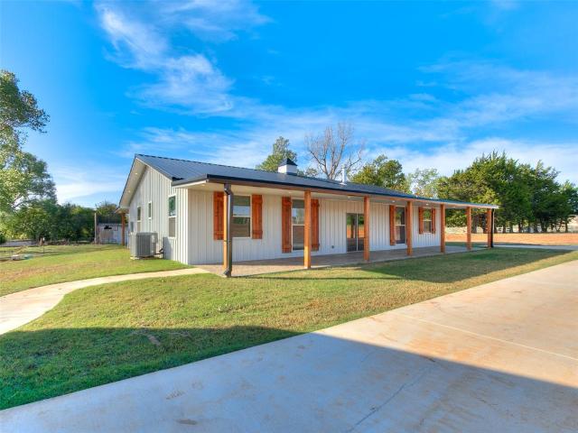 House for sale in Newcastle, McClain County