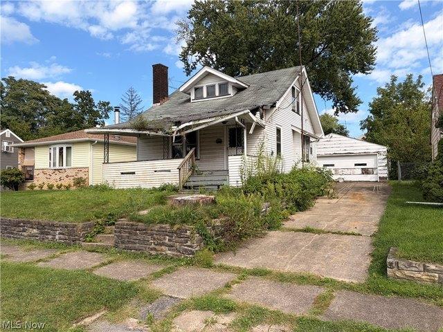 House for sale in Warren, Ohio