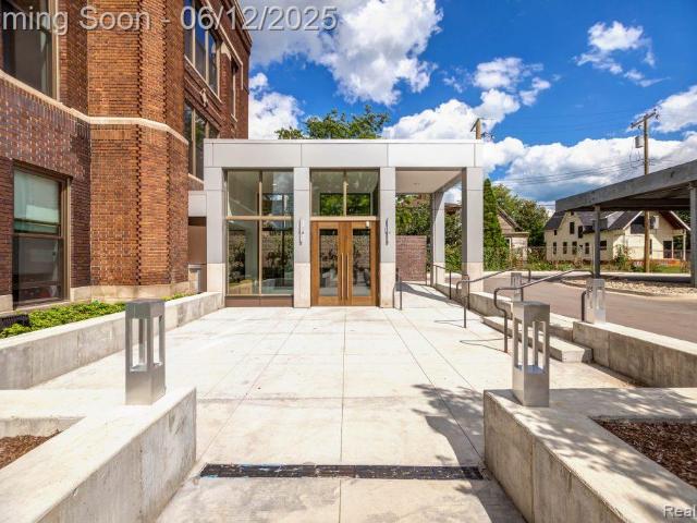Condo for sale in Detroit