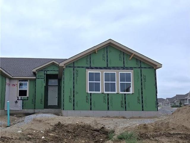 House for sale in Basehor, Leavenworth County
