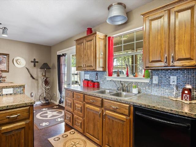 House for sale in Glen Rose, Texas