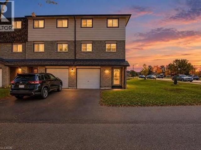 Townhouse for sale in Sheldon, Hamilton