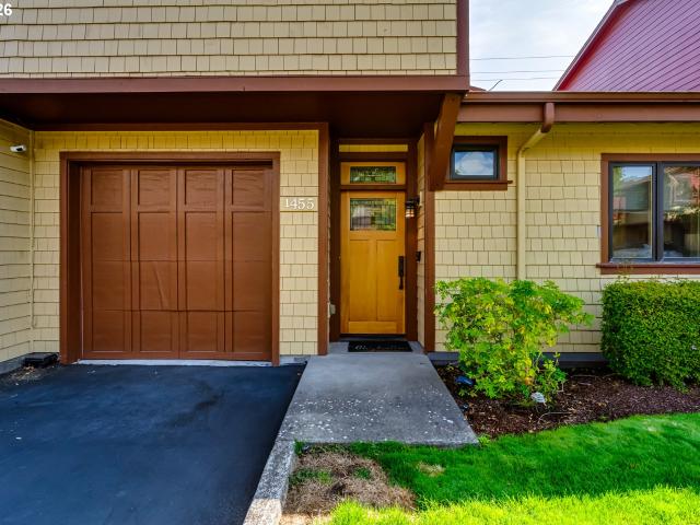 Townhouse for sale in Oregonia