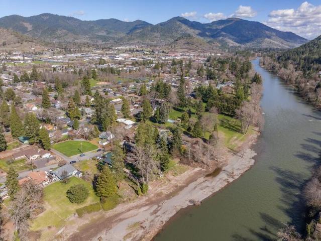 Land for sale in Grants Pass
