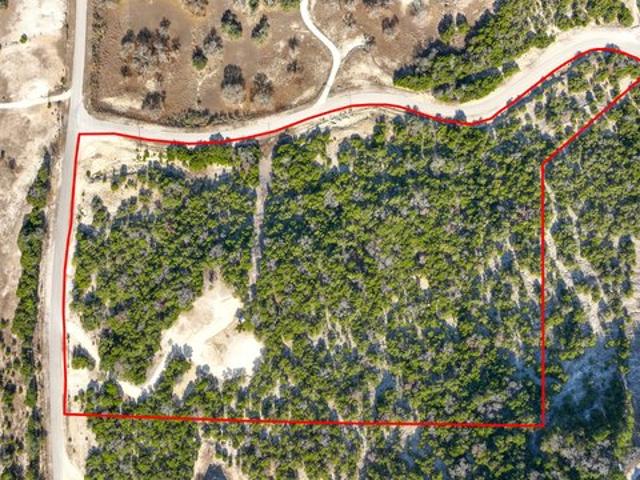 Farm for sale in Pipe Creek, Texas