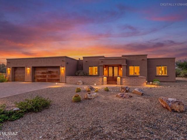 House for sale in Vail, Arizona