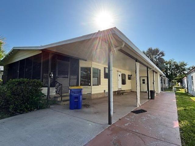 House for sale in Indiantown, Florida