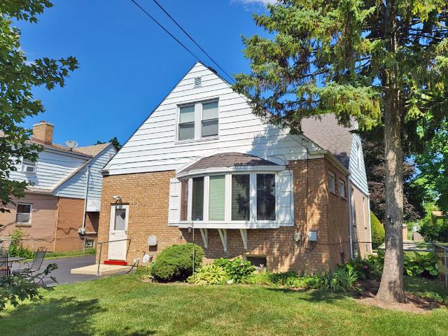 House for sale in Berkeley, Illinois