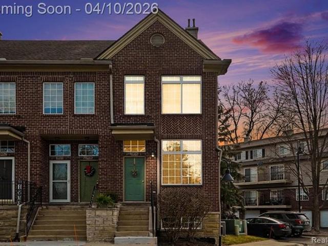 Townhouse for sale in Walled Lake, Michigan