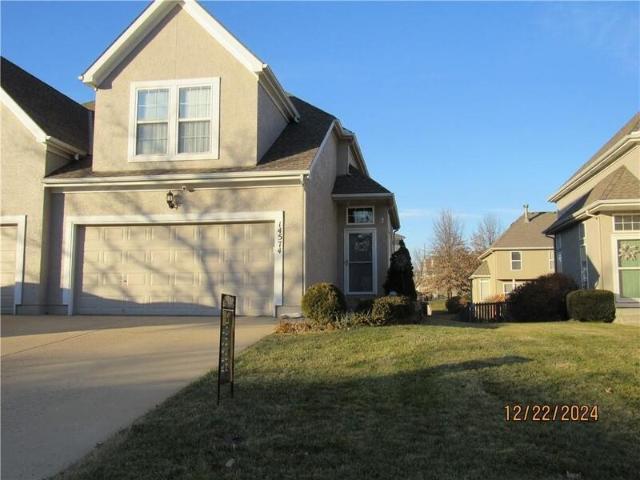 Duplex for sale in Olathe