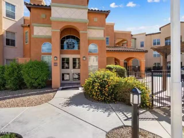 Condo for sale in Surprise