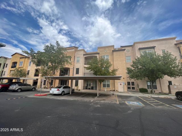 Condo for sale in Surprise, Arizona