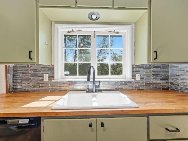 House for sale in Shasta, California