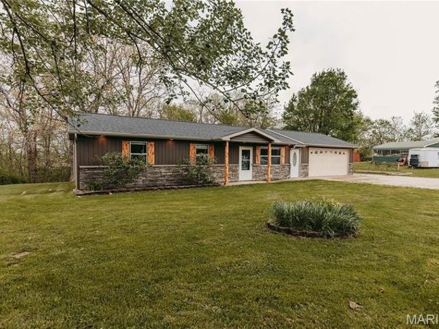 House for sale in Dixon, Missouri