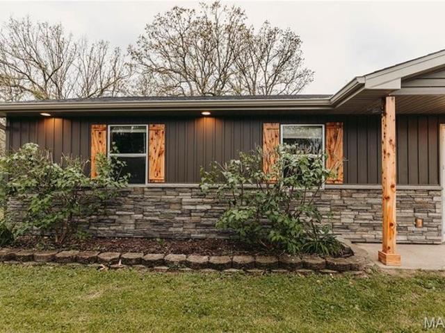 House for sale in Dixon, Missouri