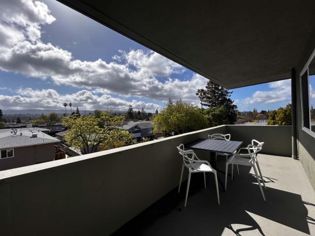 Condo for sale in Redwood City Condo for sale in Redwood City