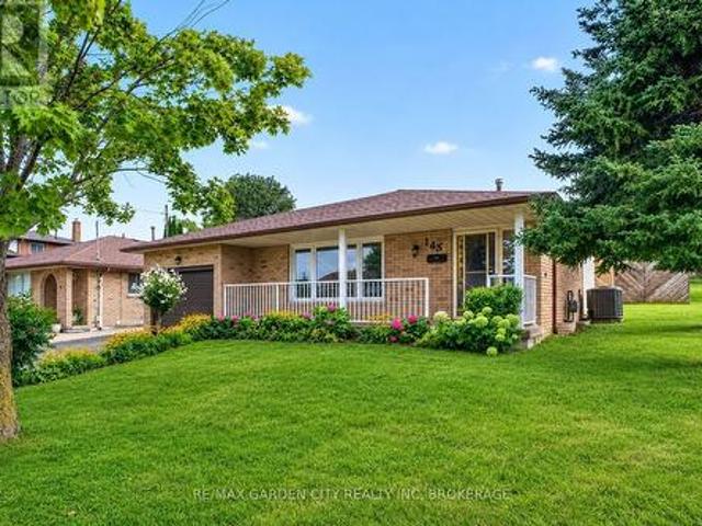 House for sale in Ancaster, Ontario