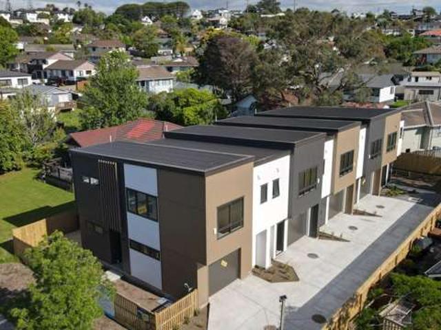 Townhouse for sale in Paremoremo