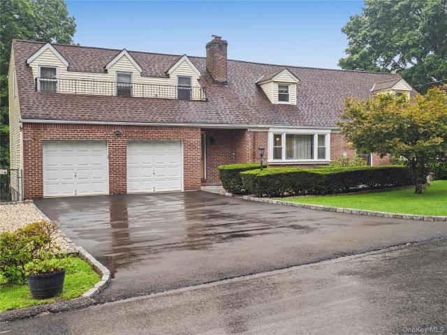 House for sale in Thornwood, New York