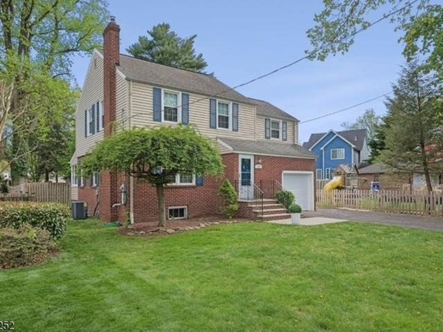 House for sale in Springfield, New Jersey