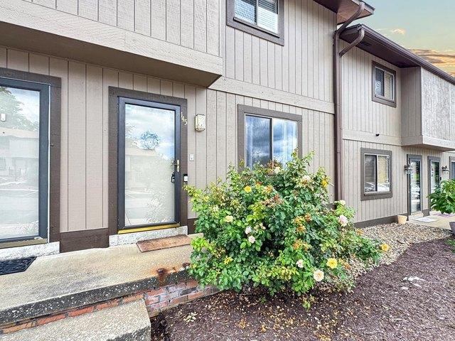 Townhouse for sale in Beaver, West Virginia