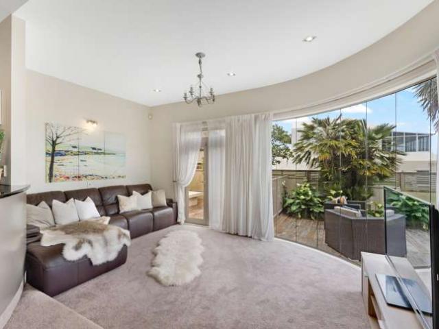 House for sale in Bucklands Beach, Howick