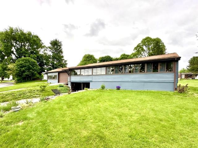 House for sale in Edinburg, Pennsylvania