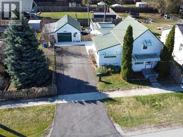 House for sale in Chatham–kent, Ontario