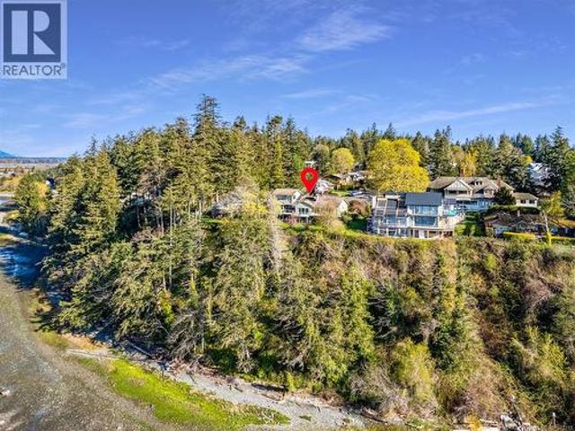 House for sale in Comox, British Columbia