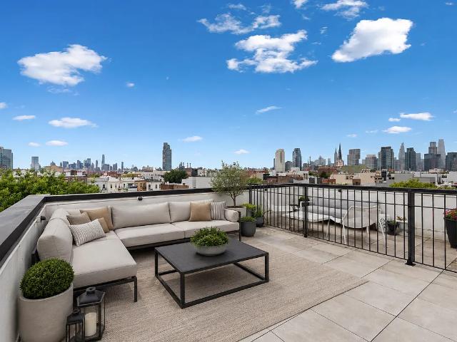 Condo for sale in Arverne, New York
