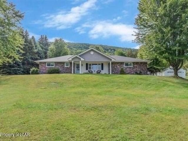 House for sale in Sugarloaf, Pennsylvania